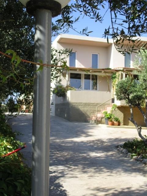 Theodosia מלון דירות